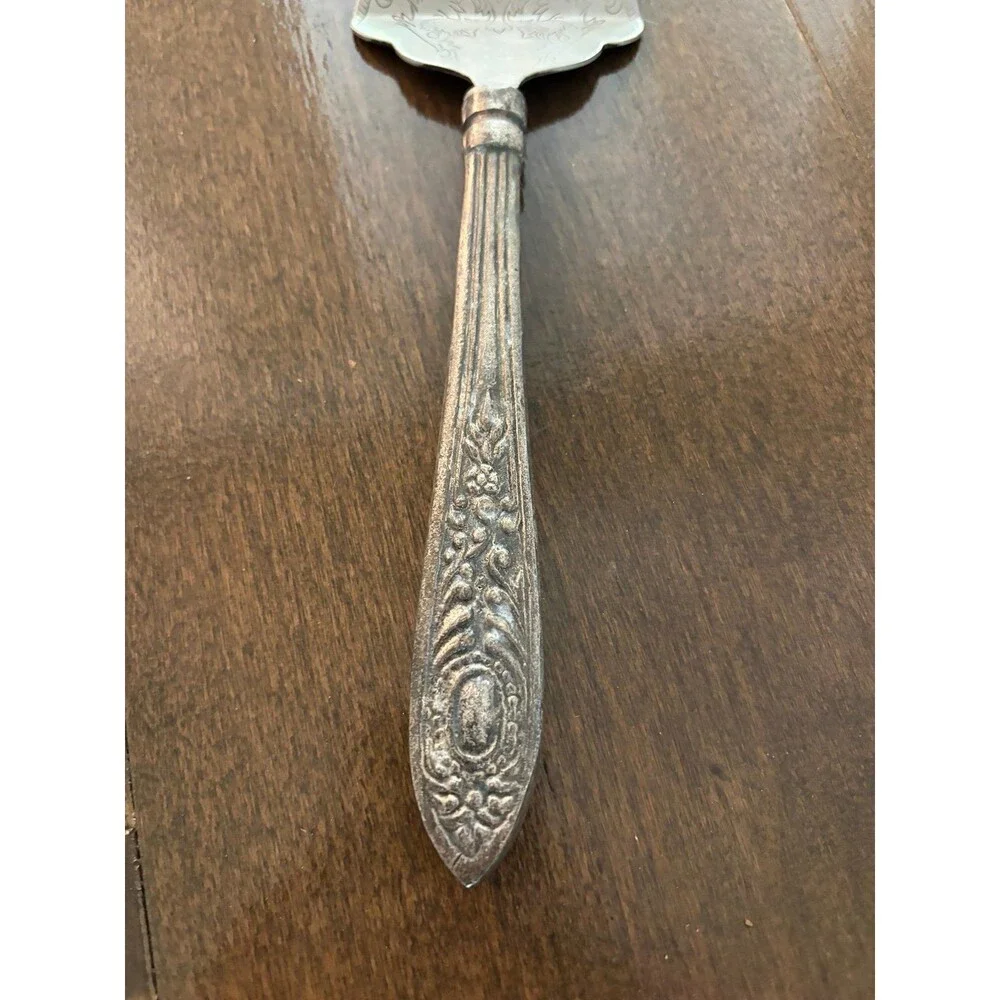 Silver Cake Cutter